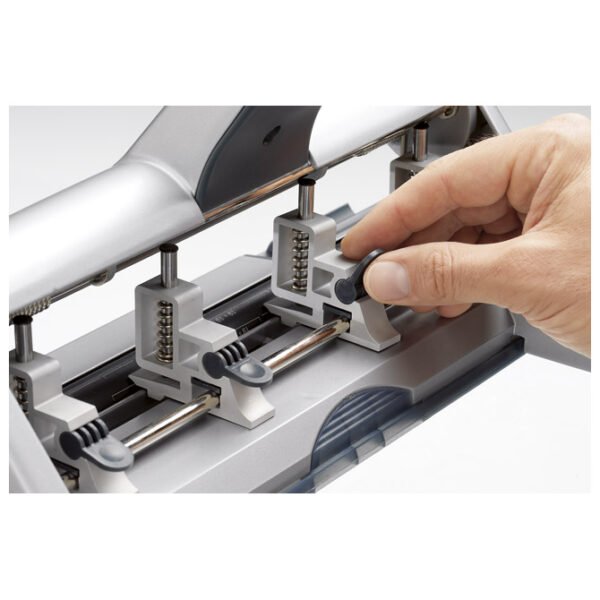 Bušač 4 rupe do 30 listova Akto Leitz