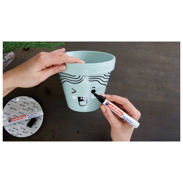 000003975_3 Marker permanentni lakirajući 2-4mm Edding 750